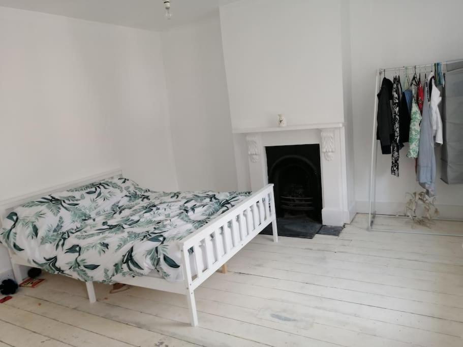 Seaside 2 Bed Terraced House With Garden Villa Hastings Exterior photo